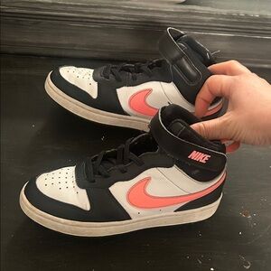 Nike Court Borough Mid 2
Little Kids' Shoes